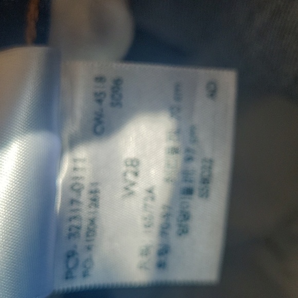 Levi's 501 button fly denim shorts with frayed hem - Picture 5 of 10